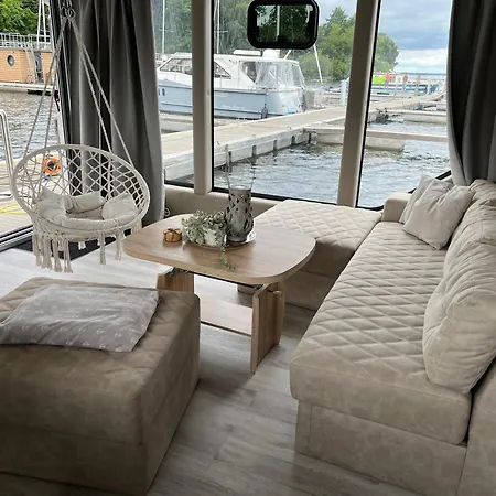 Luxboot Marienfelde