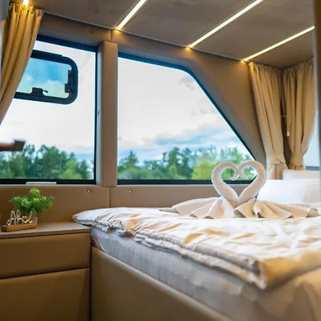 Luxboot Apartment *