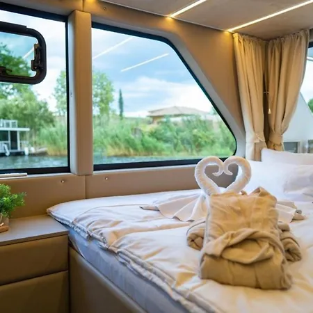 Luxboot Apartment *